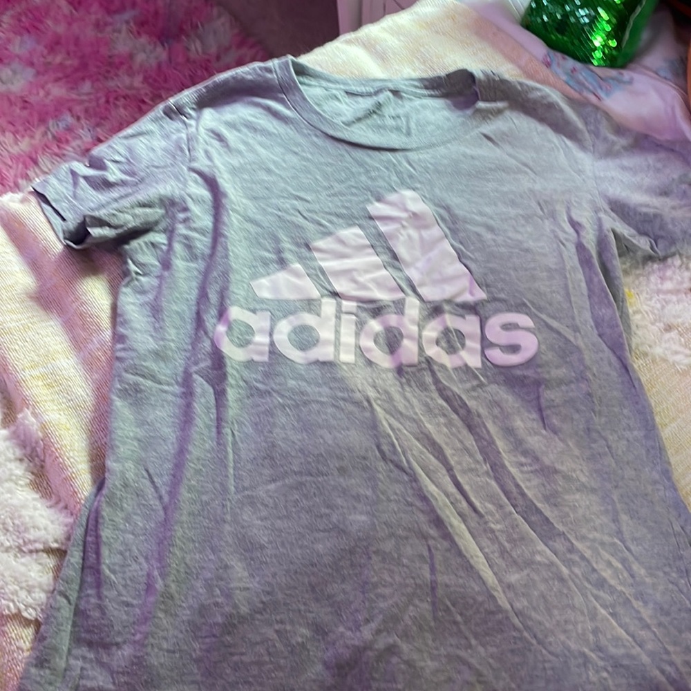 Adidas T-shirt size extra small